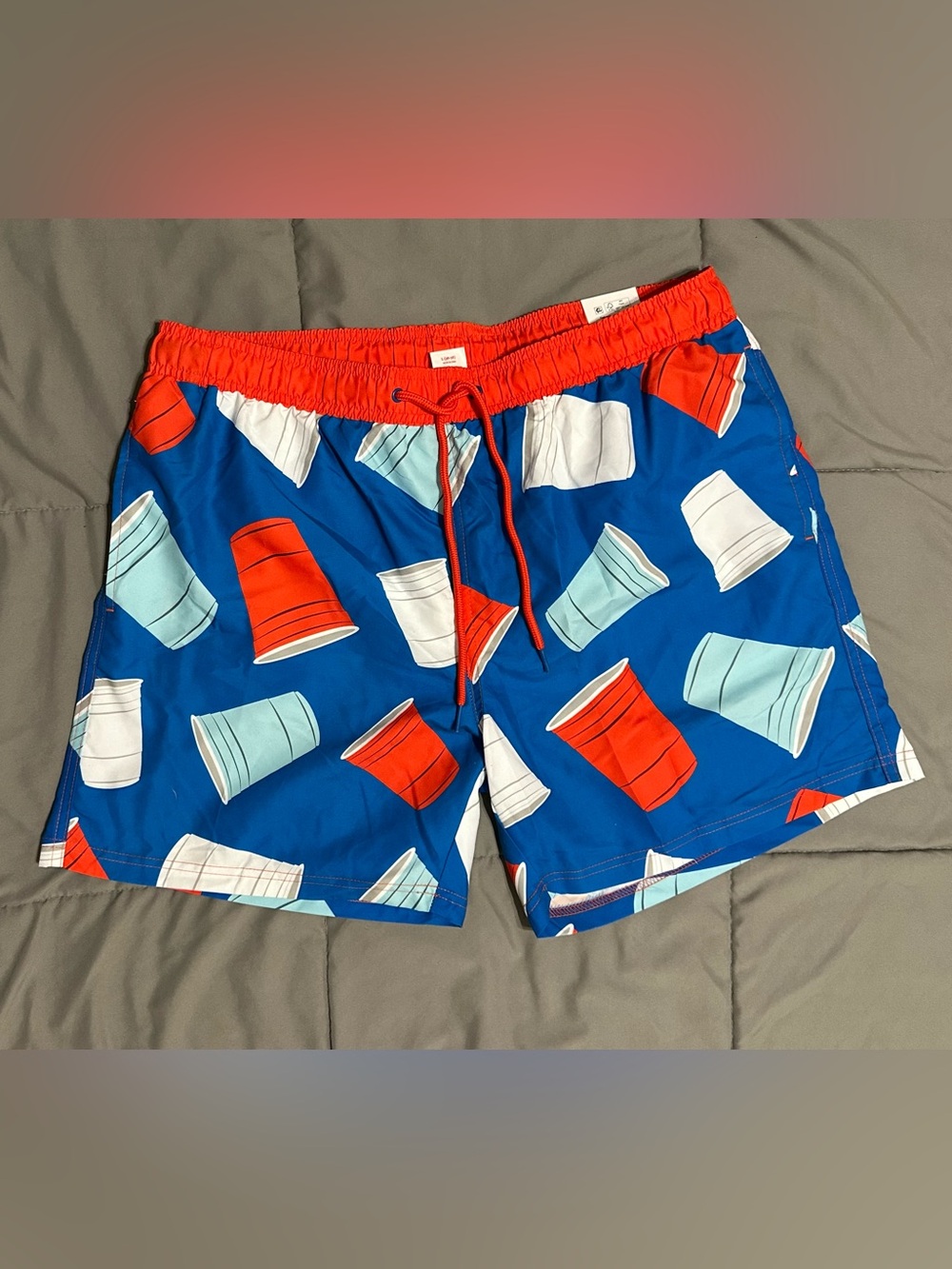 NWT Men's Blue Red Party Cup Beer Pong Print Swim Shorts Large